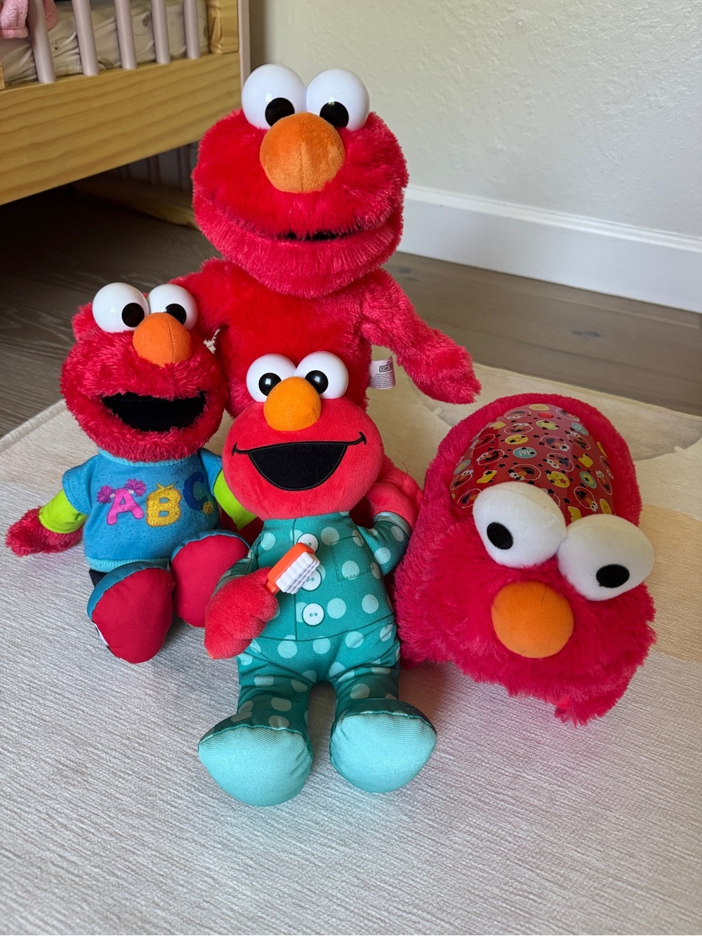 Singing/ dancing/ talking Elmo dolls